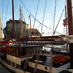 Le Du Gouverneur