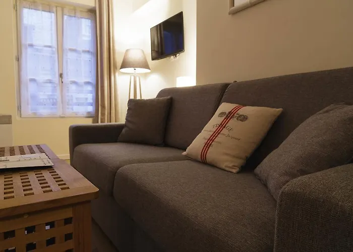 Le Du Gouverneur Онфлер