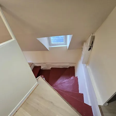 Le Du Gouverneur Apartment *