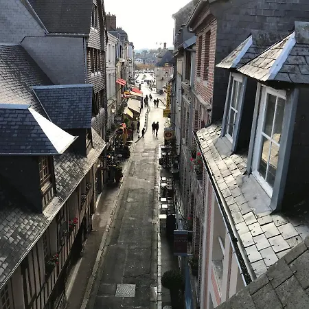Le Du Gouverneur