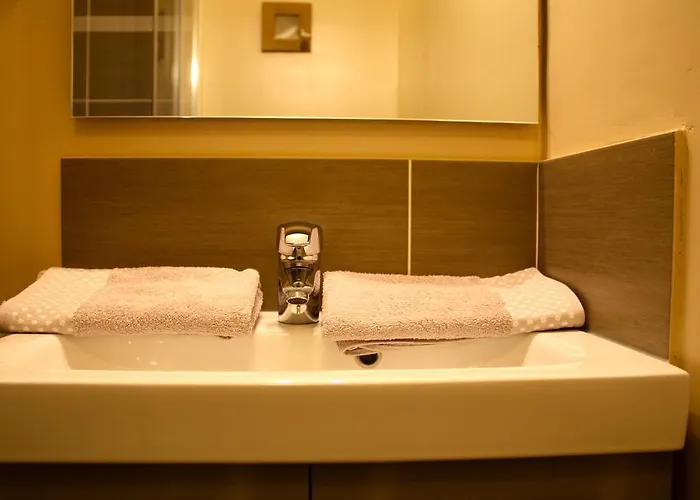 Le Du Gouverneur Apartment Honfleur